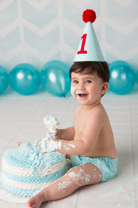 Baby photography  
Cake Smash 
Loomi Photography